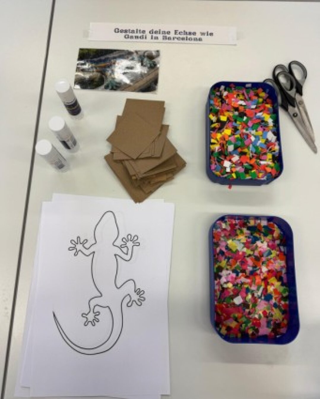 Basteltisch für die kleinsten 